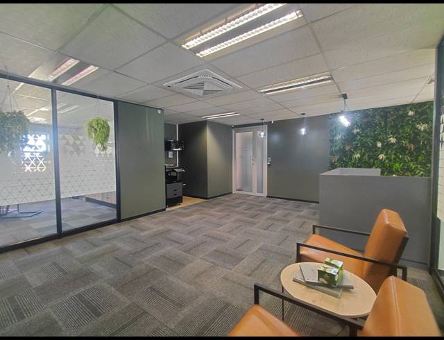 241M² OFFICE TO LET IN BRYANSTON